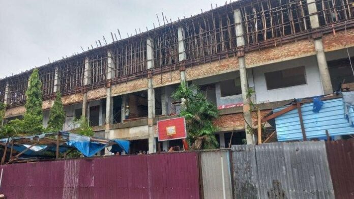 Pembangunan Ruang Kelas Baru (RKB) di SMP Negeri 2 Bontang Selatan akan dilakukan pada tahun ini dengan dana sekitar Rp 12,6 miliar.