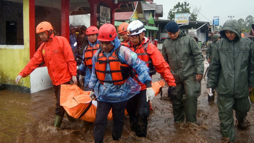 antarafoto-longsor-di-malalak-timur-agam-1764232917_ratio-16x9